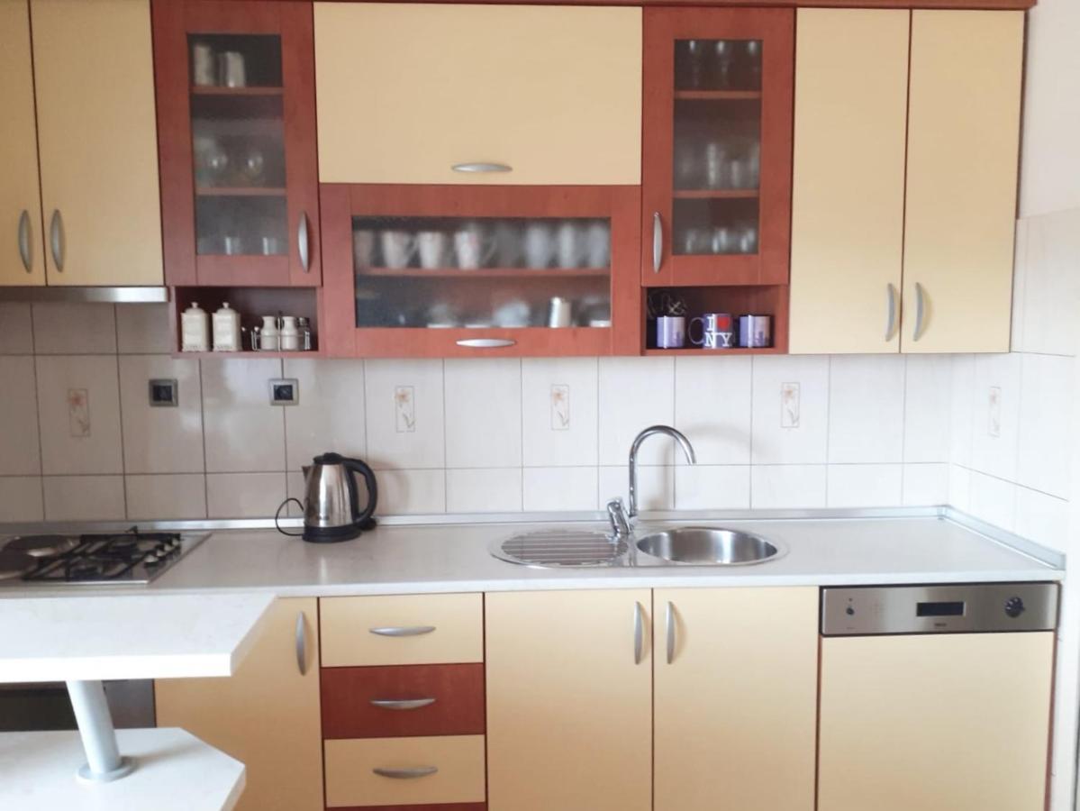 Spacious 80M2 Apartment In The Center Ljubuški Zewnętrze zdjęcie
