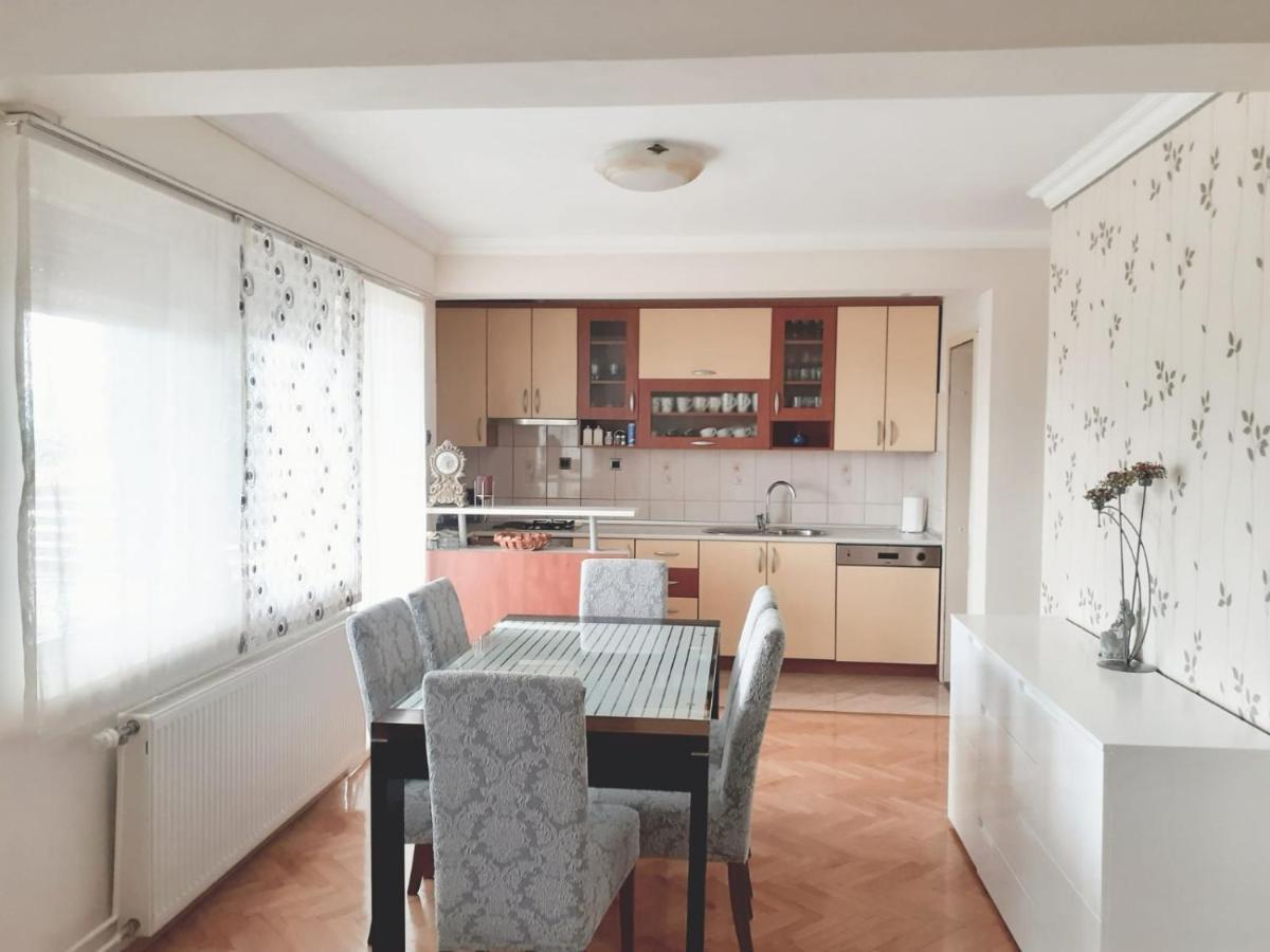 Spacious 80M2 Apartment In The Center Ljubuški Zewnętrze zdjęcie