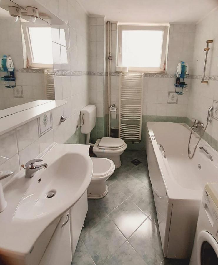 Spacious 80M2 Apartment In The Center Ljubuški Zewnętrze zdjęcie